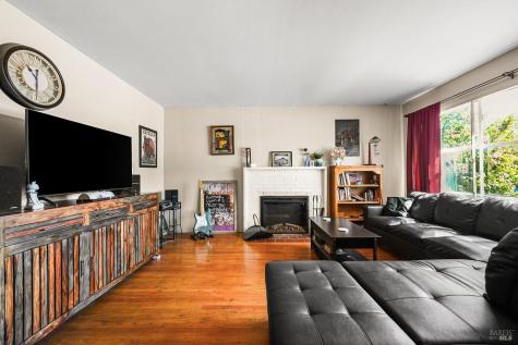 613 Ashbury Avenue Santa Rosa CA 95404