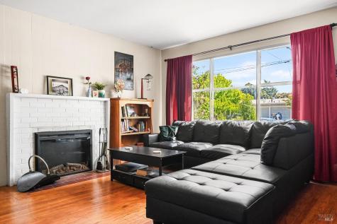 613 Ashbury Avenue Santa Rosa CA 95404