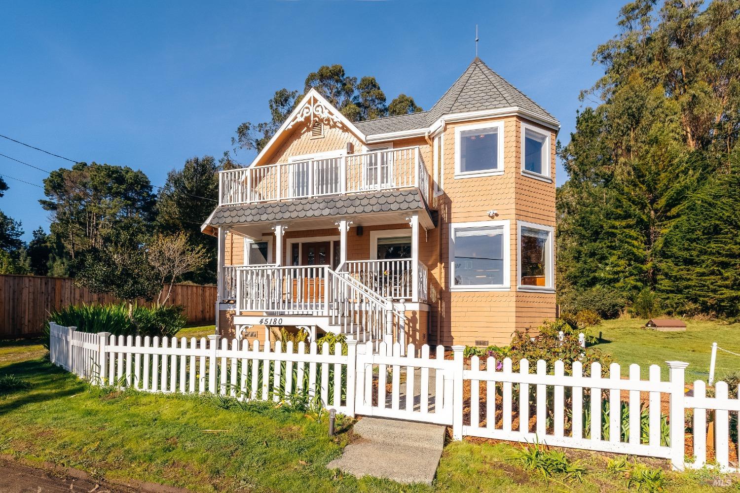 45180 Headlands Drive Mendocino CA 95460