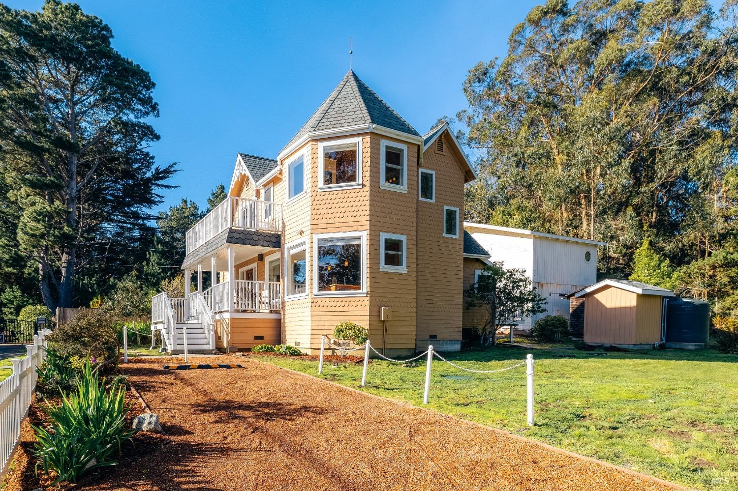 45180 Headlands Drive Mendocino CA 95460