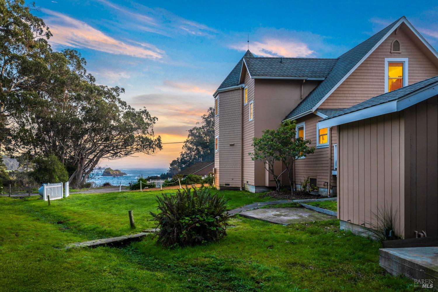 45180 Headlands Drive Mendocino CA 95460