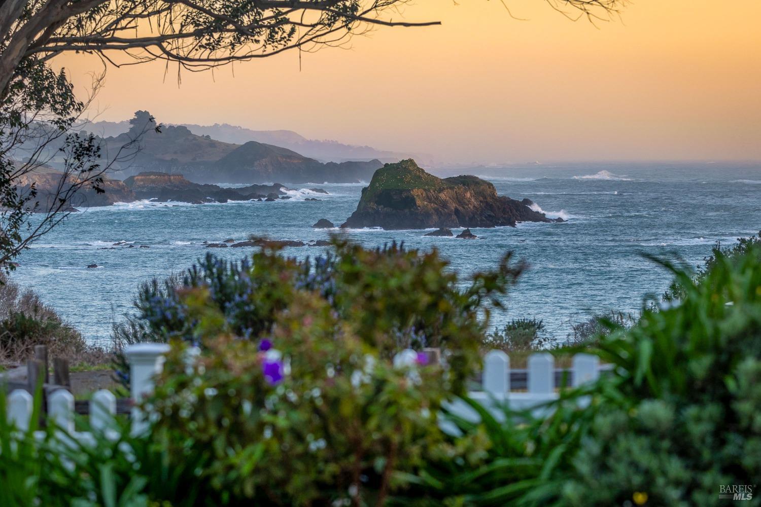45180 Headlands Drive Mendocino CA 95460