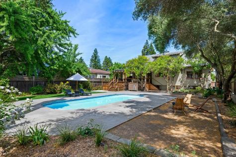 438 Matheson Street Healdsburg CA 95448