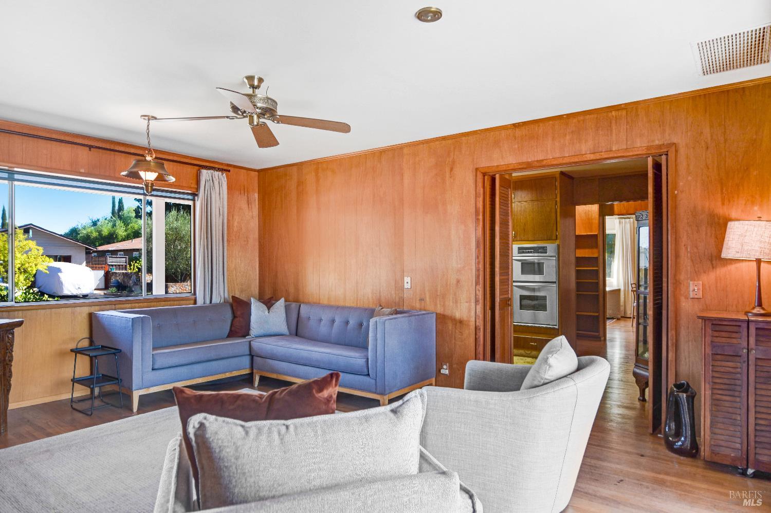 2040 Olive Avenue St. Helena CA 94574