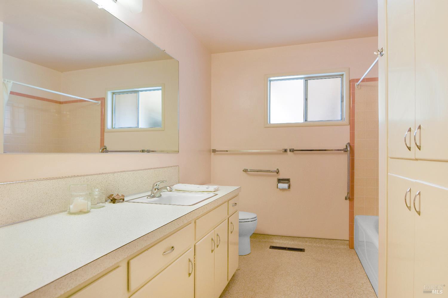 2040 Olive Avenue St. Helena CA 94574