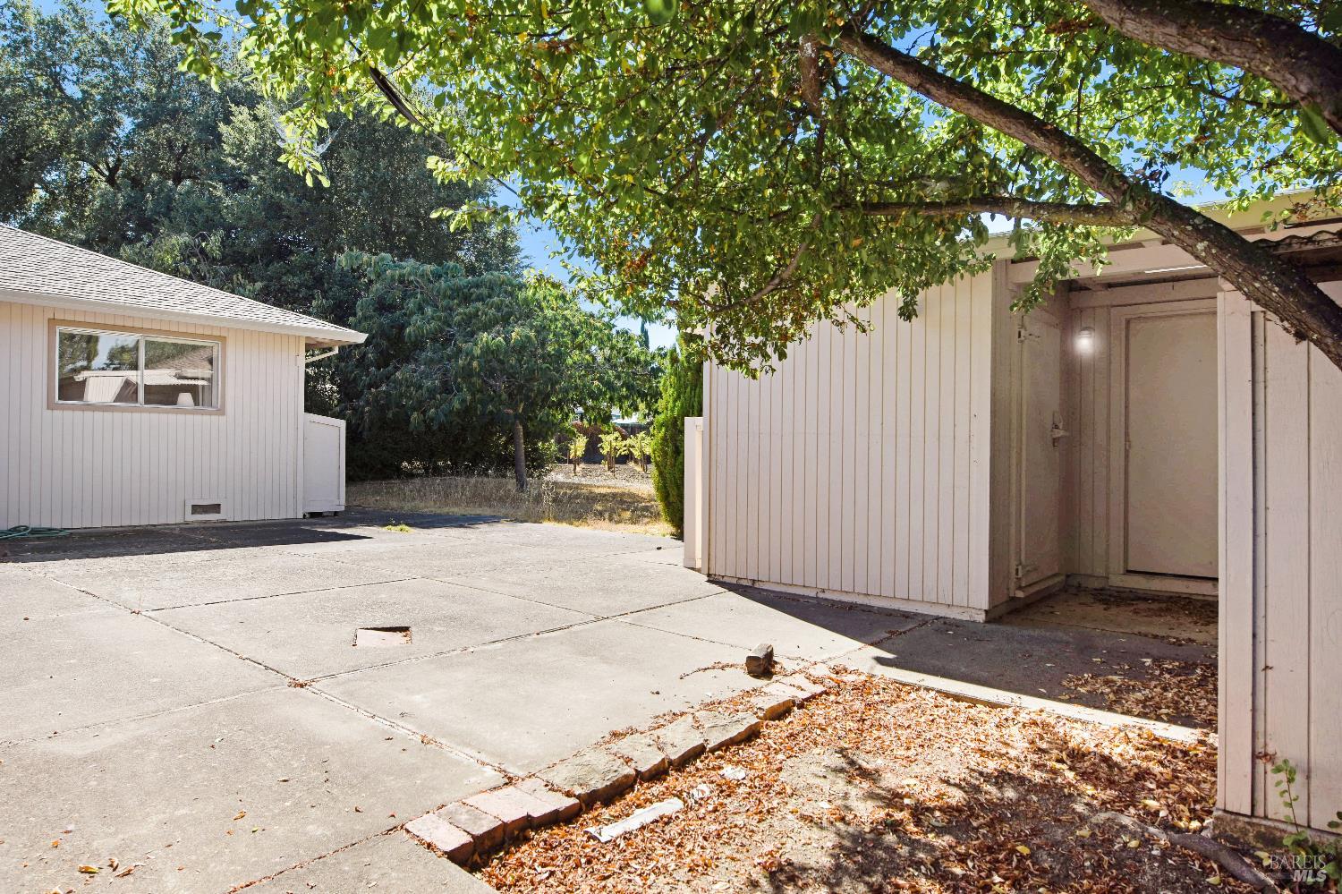 2040 Olive Avenue St. Helena CA 94574