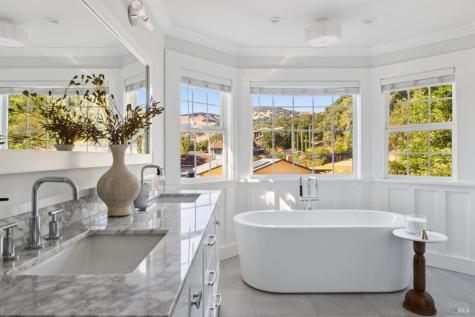 4 Rondee Lane Novato CA 94945