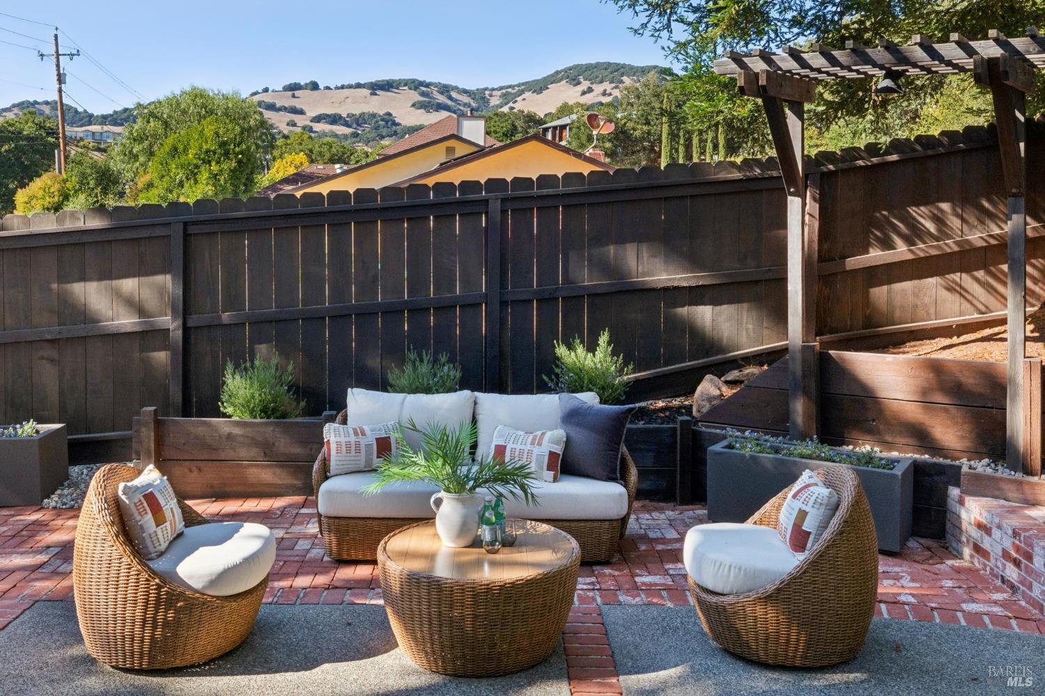 4 Rondee Lane Novato CA 94945