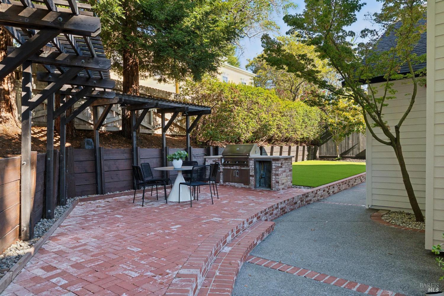 4 Rondee Lane Novato CA 94945