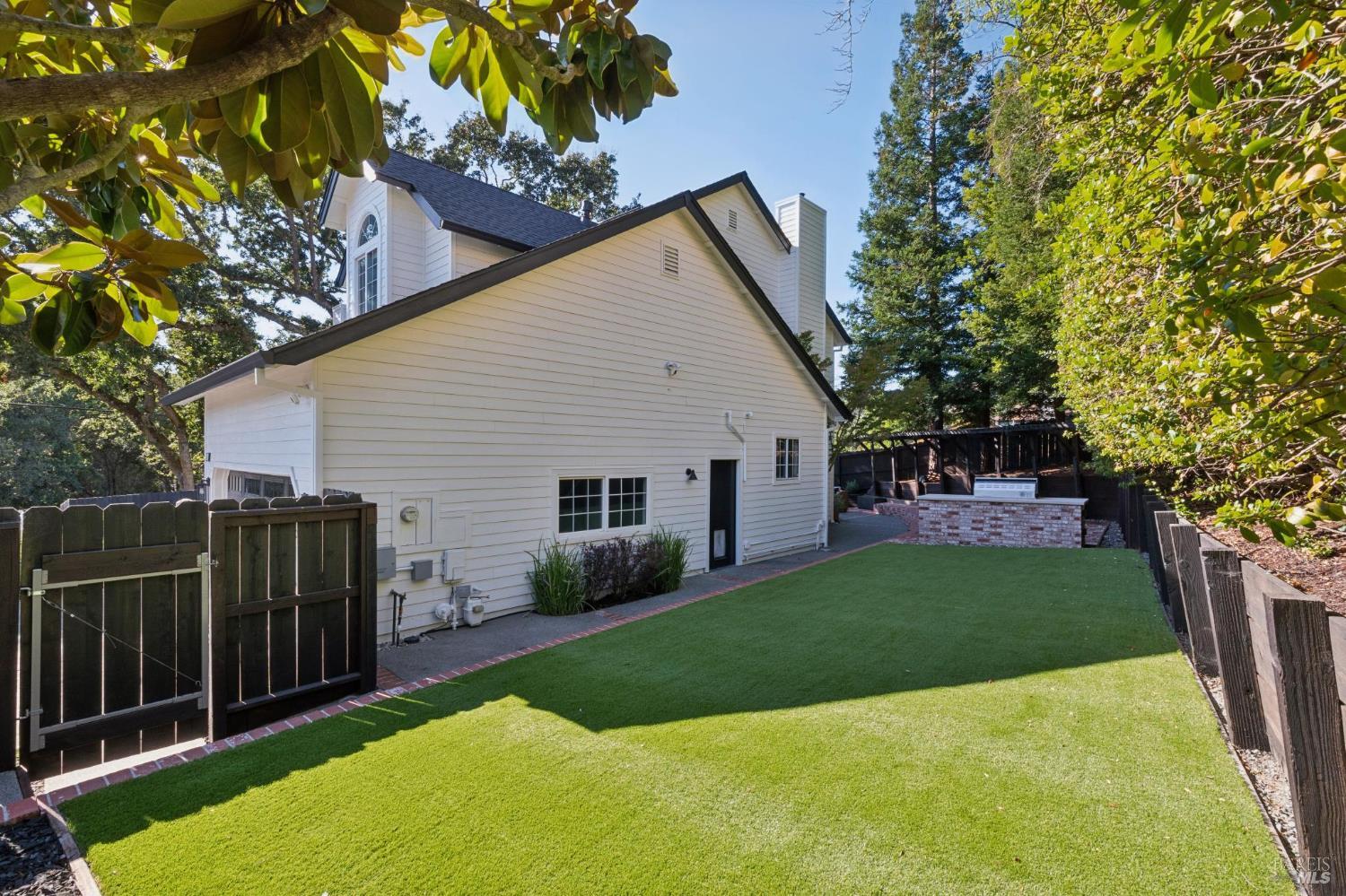 4 Rondee Lane Novato CA 94945