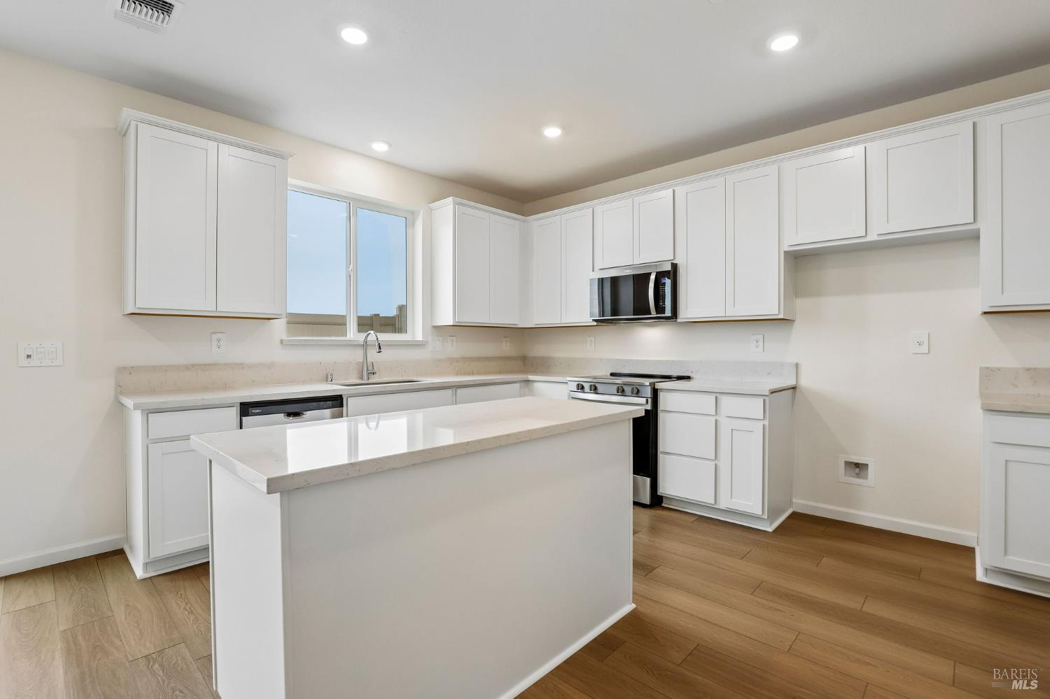 5884 Trailblaze Drive Fairfield CA 94533