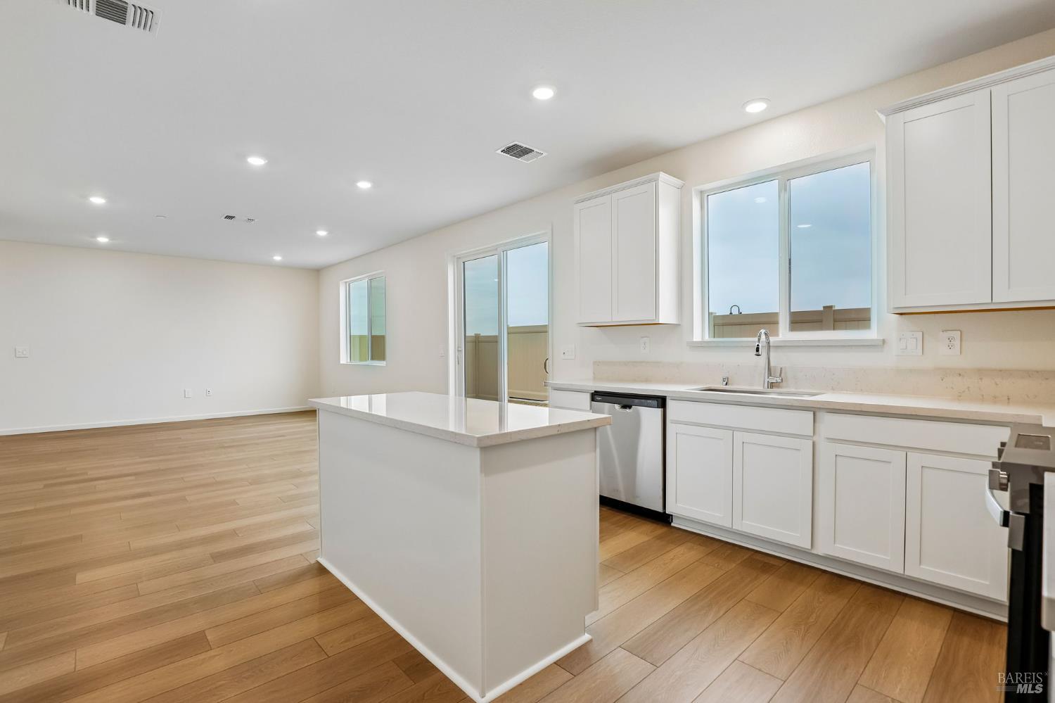 5884 Trailblaze Drive Fairfield CA 94533