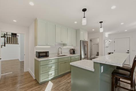 7200 Roxanne Lane Rohnert Park CA 94928
