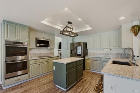 7200 Roxanne Lane Rohnert Park CA 94928
