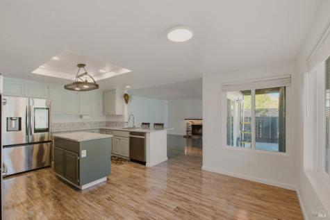 7200 Roxanne Lane Rohnert Park CA 94928