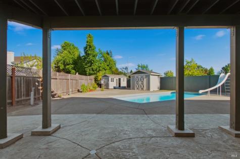 7200 Roxanne Lane Rohnert Park CA 94928