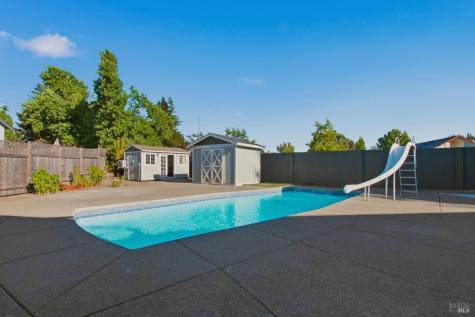 7200 Roxanne Lane Rohnert Park CA 94928