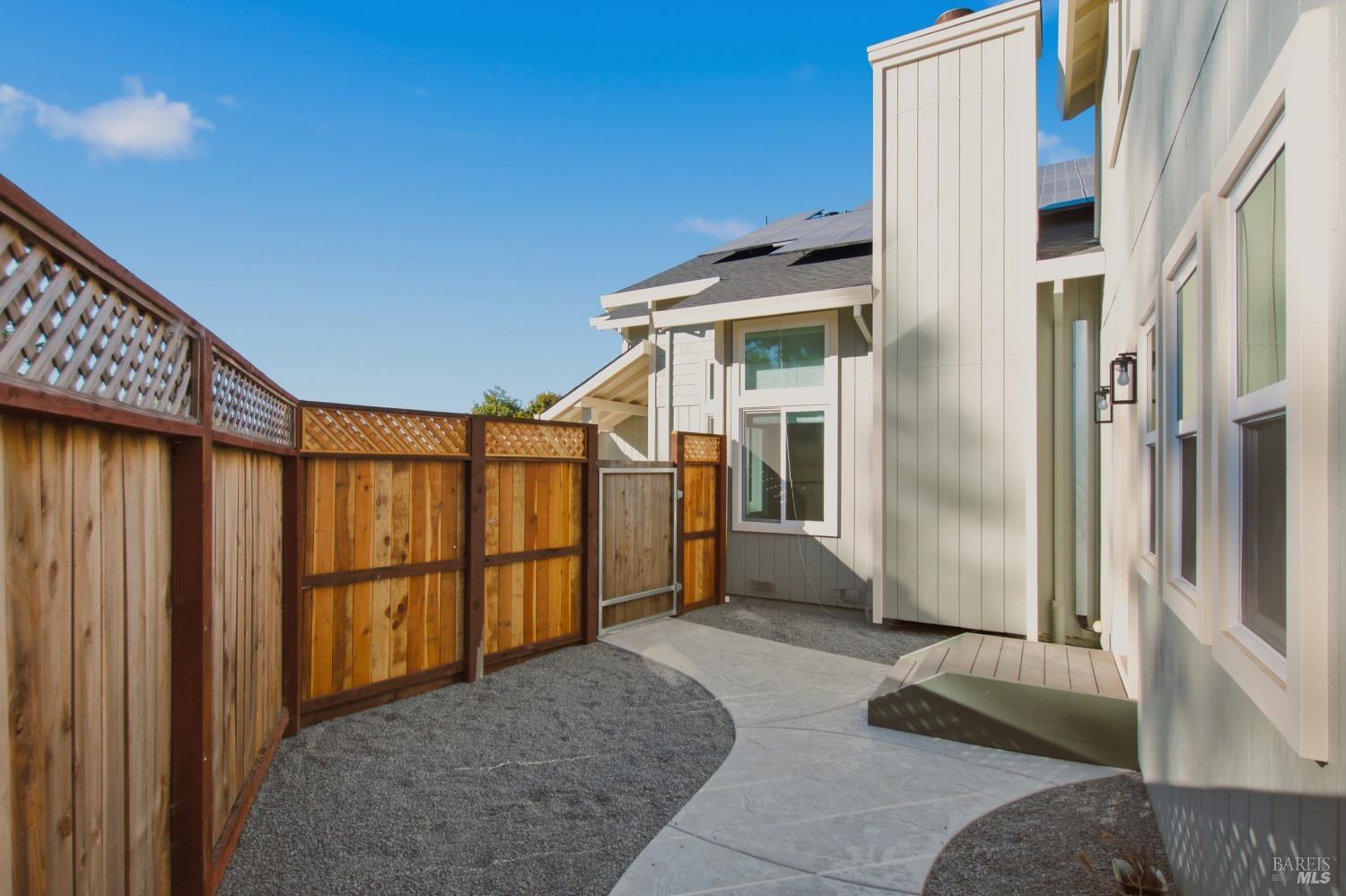 7200 Roxanne Lane Rohnert Park CA 94928