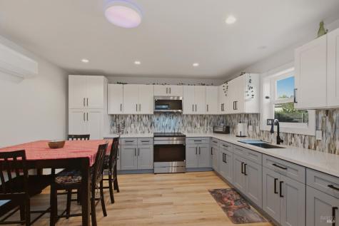 7200 Roxanne Lane Rohnert Park CA 94928