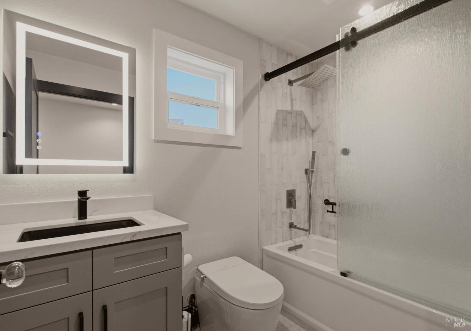 7200 Roxanne Lane Rohnert Park CA 94928