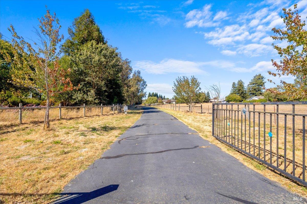 5185 Hessel Road Sebastopol CA 95472