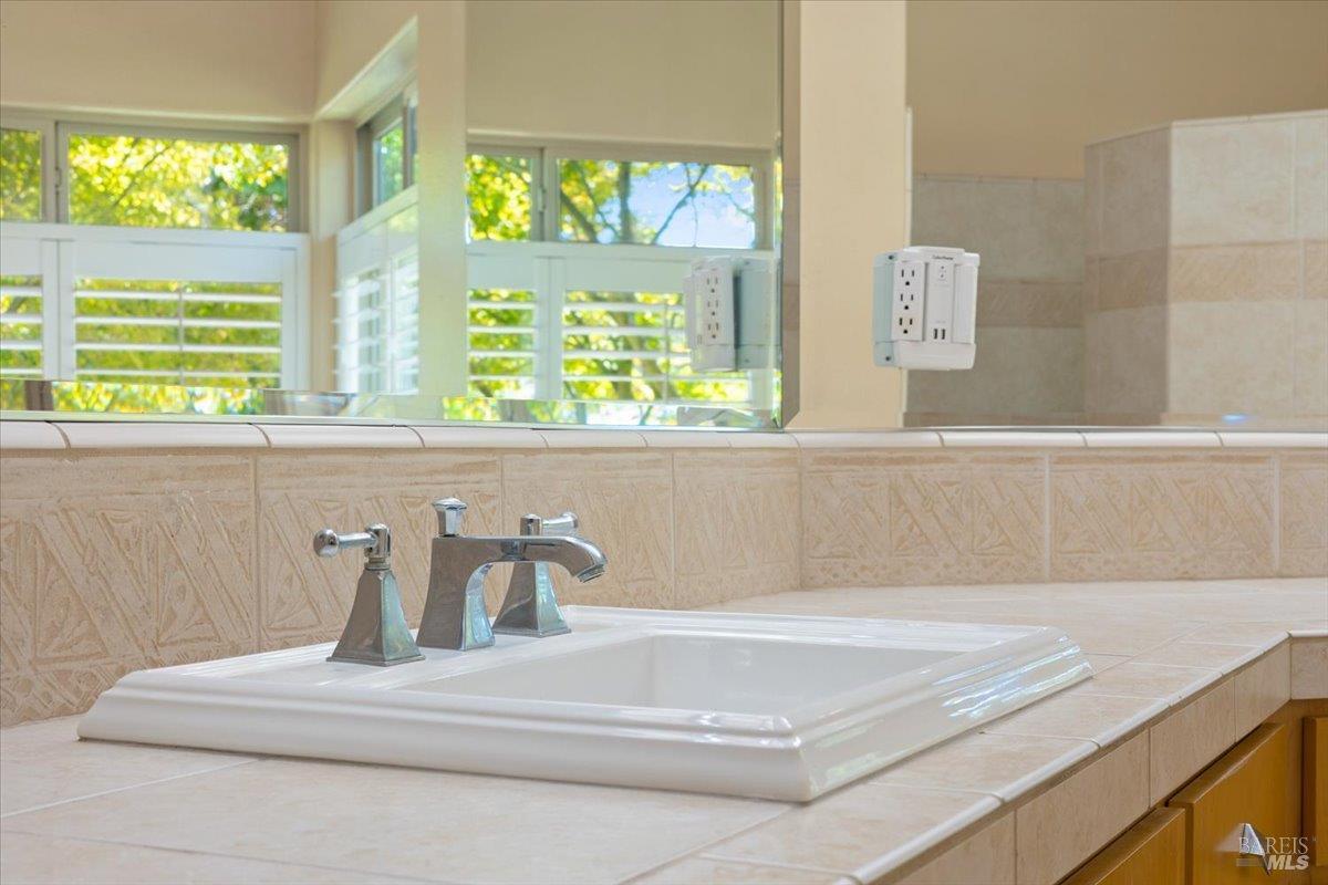 5185 Hessel Road Sebastopol CA 95472