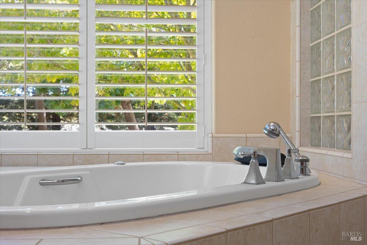 5185 Hessel Road Sebastopol CA 95472