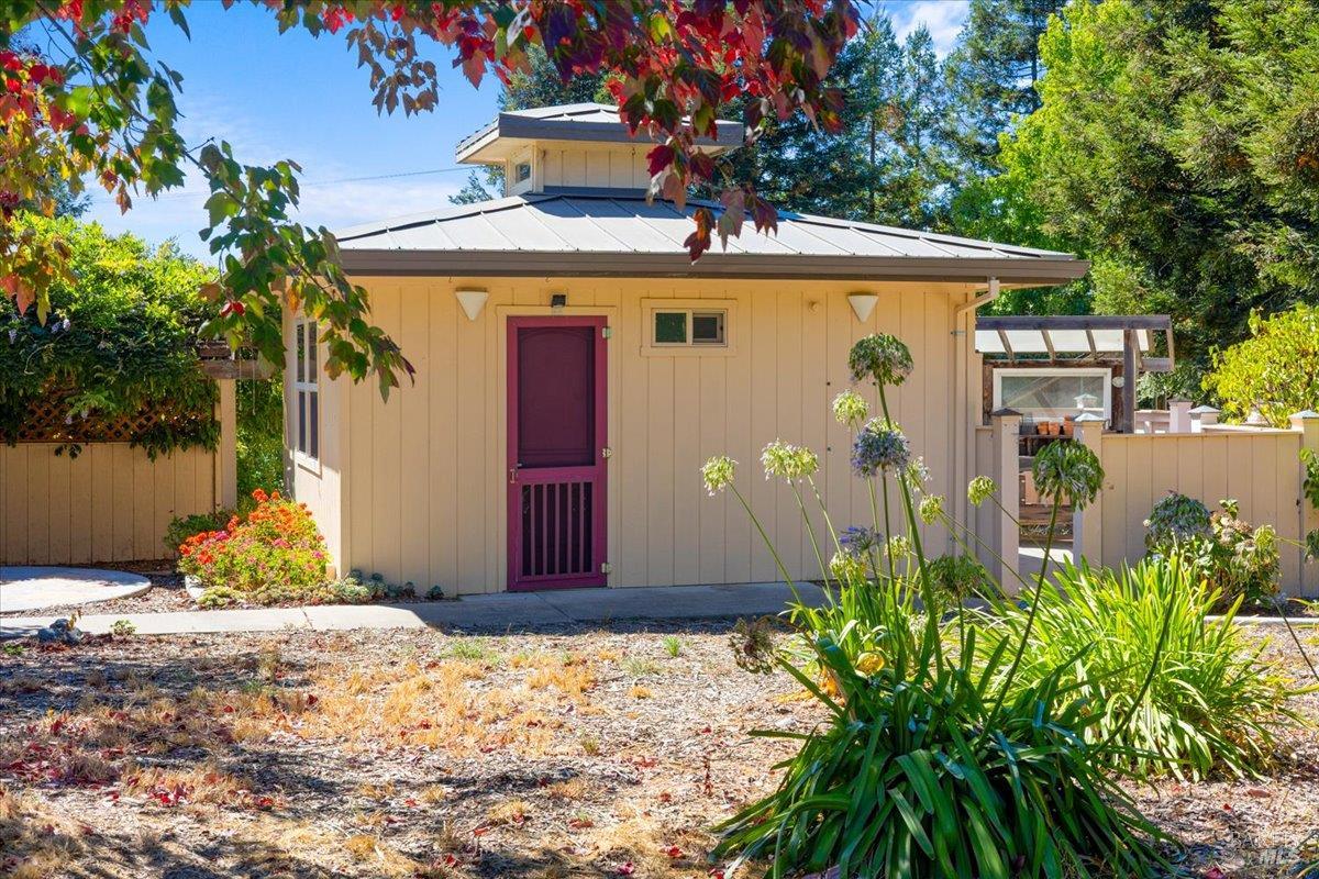 5185 Hessel Road Sebastopol CA 95472