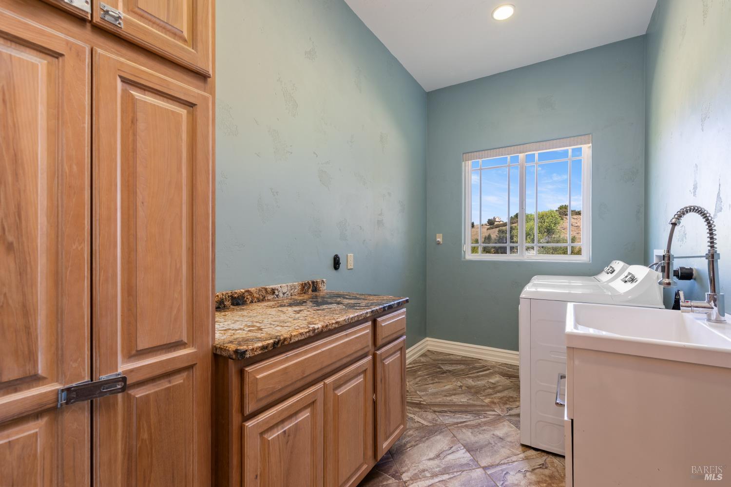 3345 Ackley Road Lakeport CA 95453