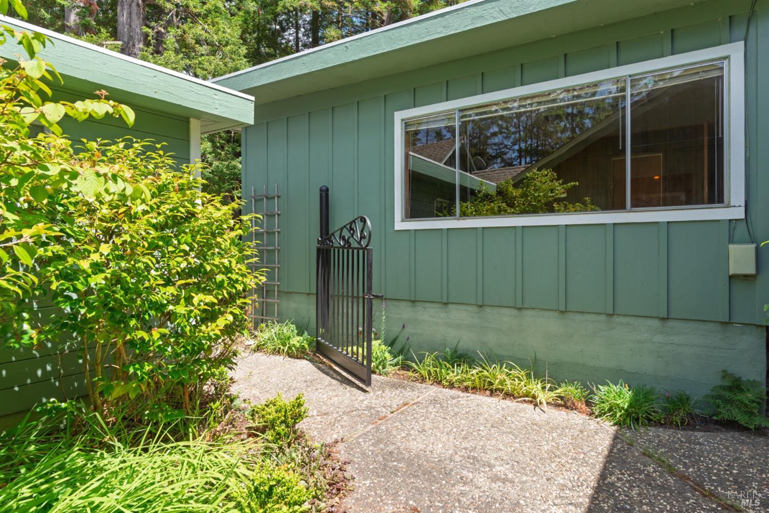 32401 S Highway 1 Gualala CA 95445