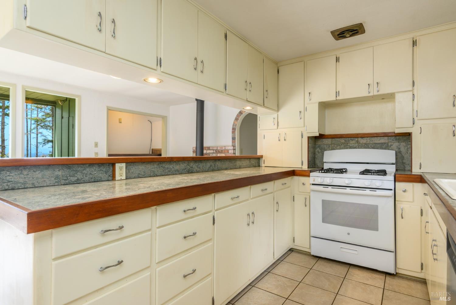 32401 S Highway 1 Gualala CA 95445