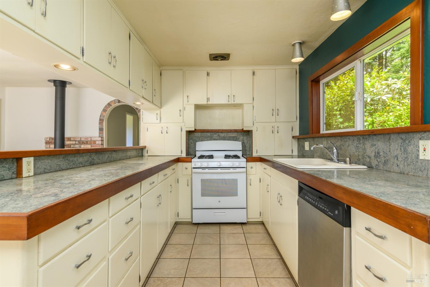 32401 S Highway 1 Gualala CA 95445