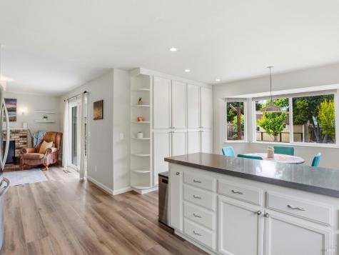 2787 Royal Oak Place Santa Rosa CA 95403