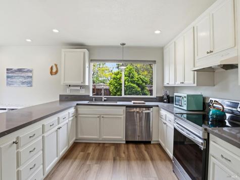 2787 Royal Oak Place Santa Rosa CA 95403