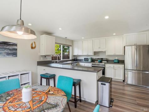 2787 Royal Oak Place Santa Rosa CA 95403