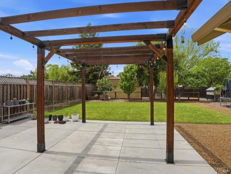 2787 Royal Oak Place Santa Rosa CA 95403