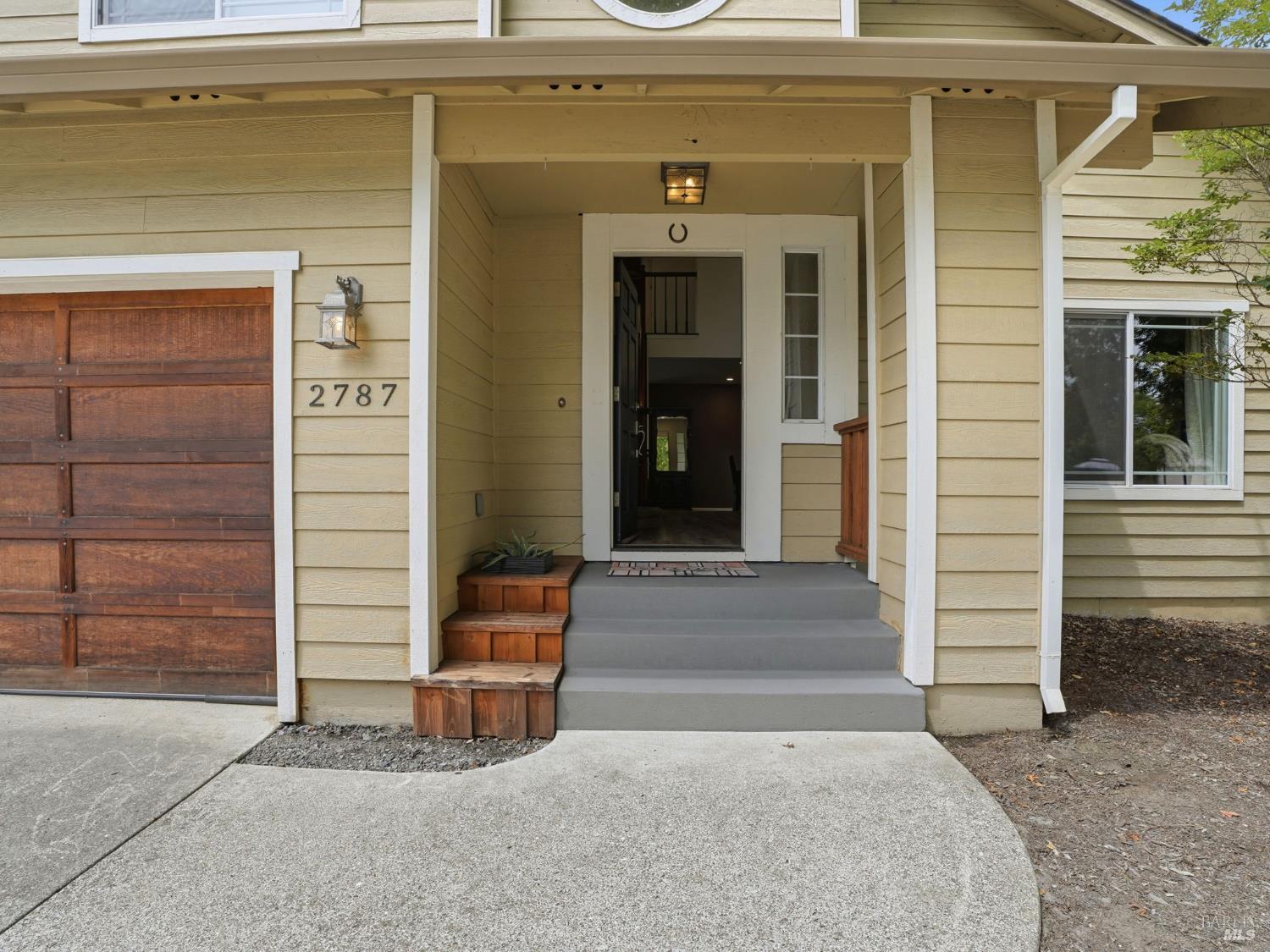 2787 Royal Oak Place Santa Rosa CA 95403