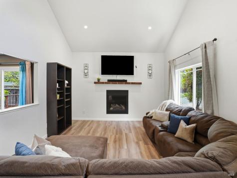 2787 Royal Oak Place Santa Rosa CA 95403