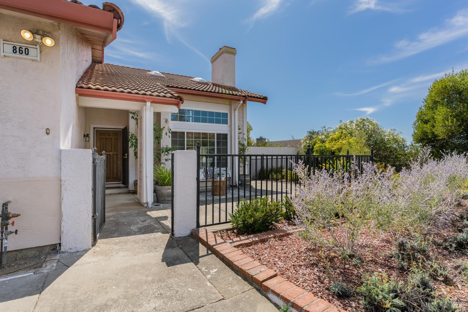 860 Hanlon Way Benicia CA 94510