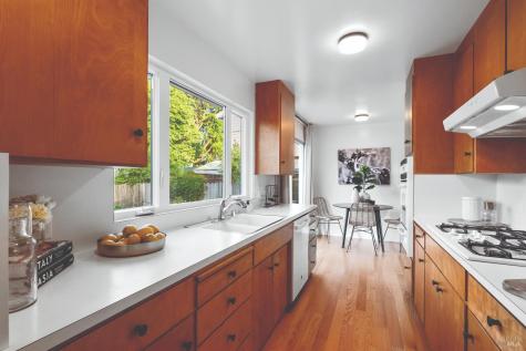 312 N Jefferson Street Cloverdale CA 95425