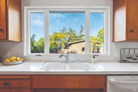 312 N Jefferson Street Cloverdale CA 95425