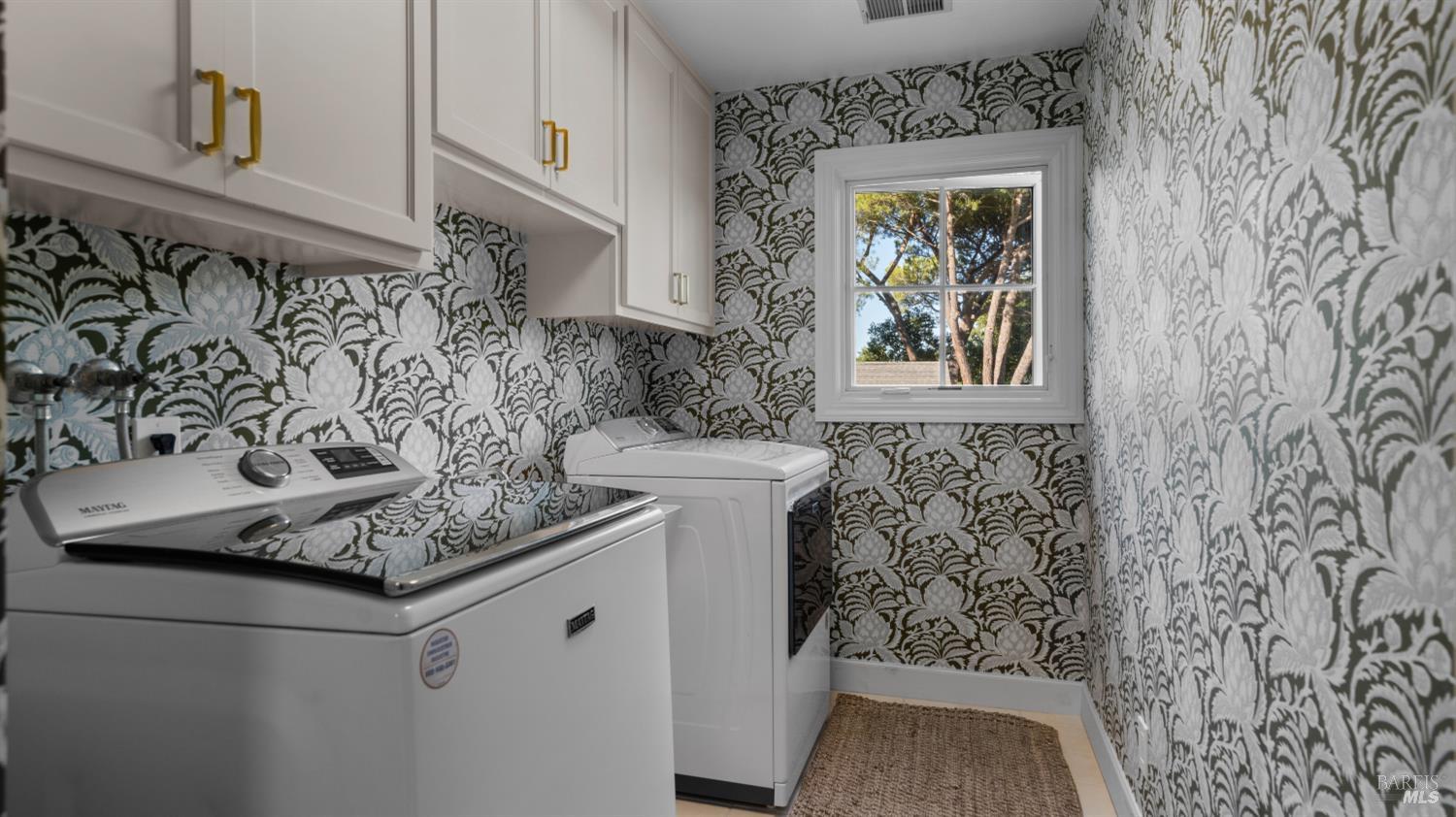 25 Saddle Lane Novato CA 94947