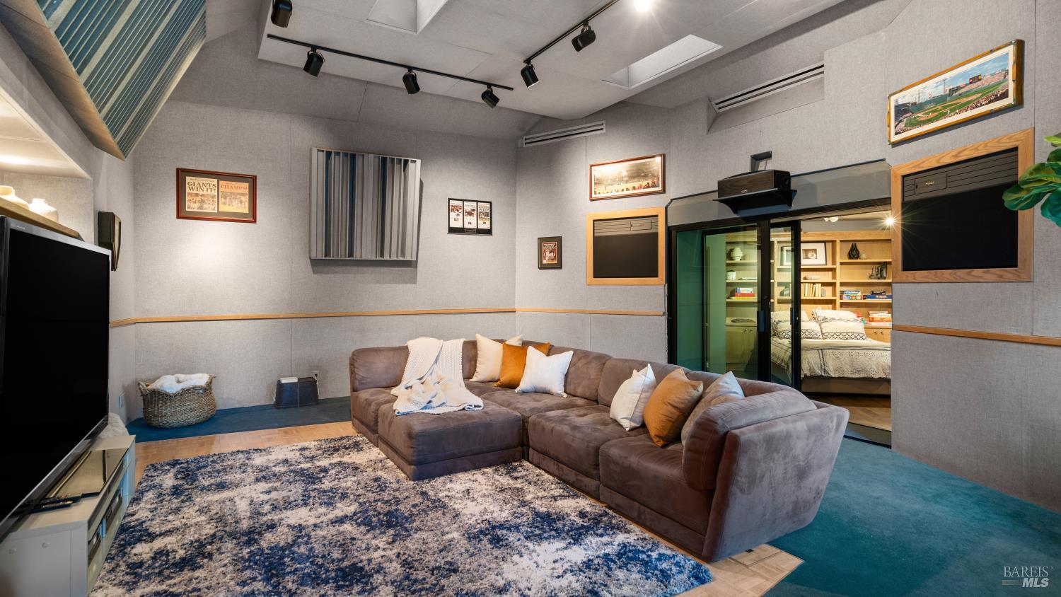 25 Saddle Lane Novato CA 94947