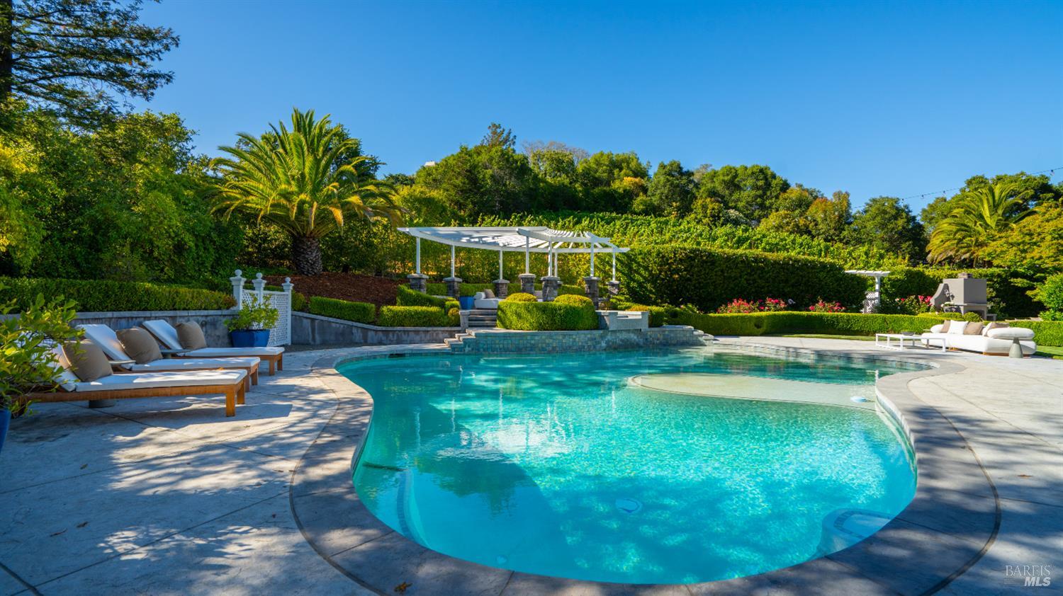 25 Saddle Lane Novato CA 94947