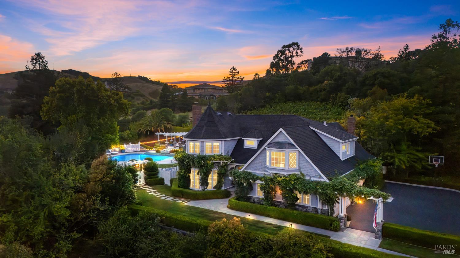 25 Saddle Lane Novato CA 94947