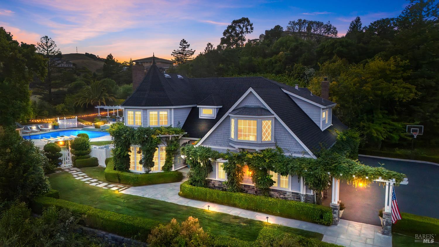 25 Saddle Lane Novato CA 94947
