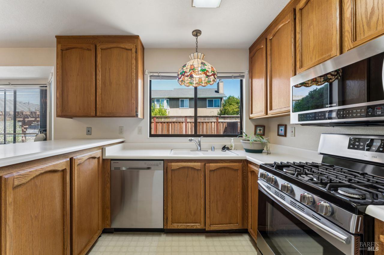 1412 Mathias Place Rohnert Park CA 94928