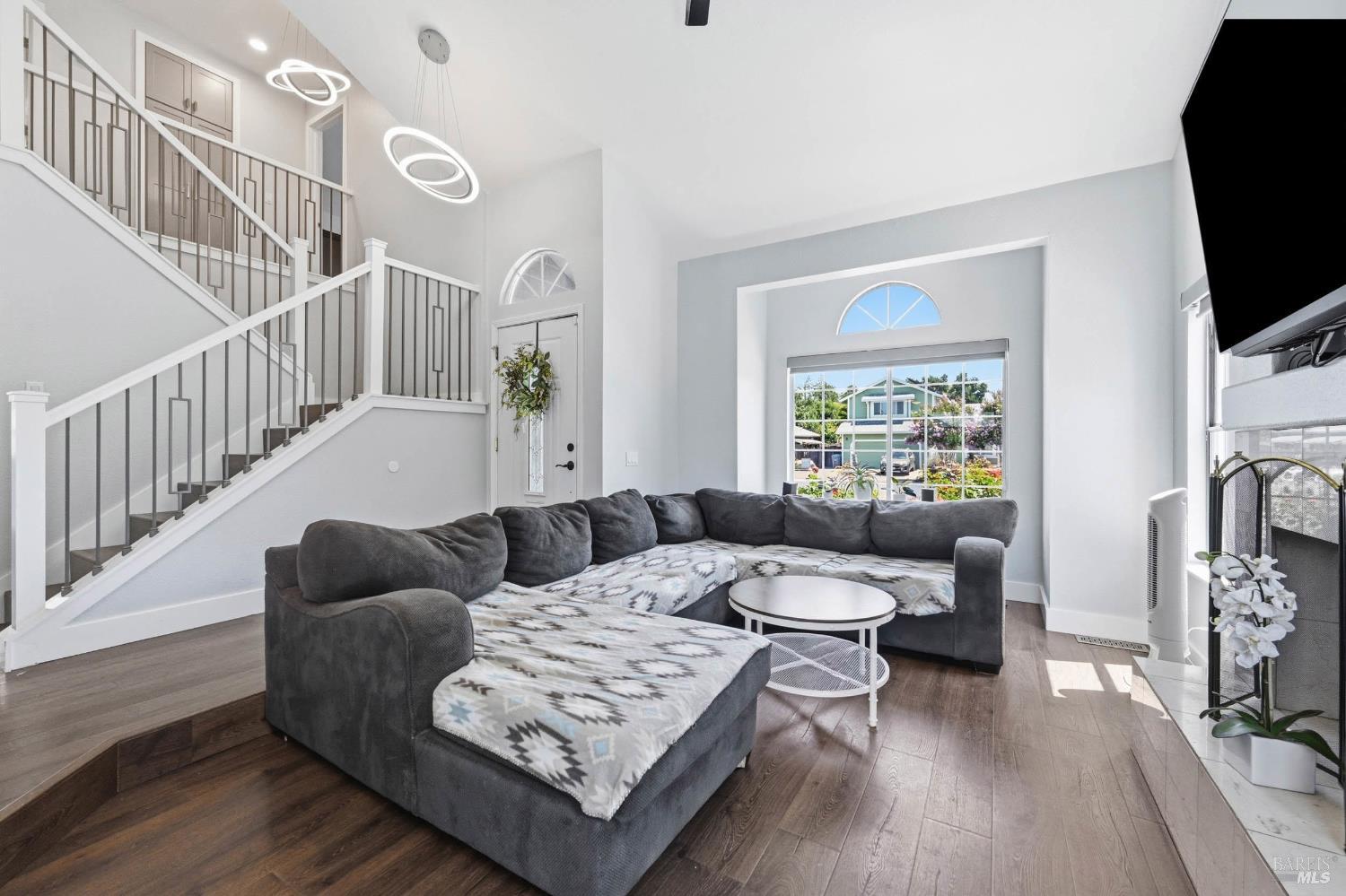 3547 Banyan Street Santa Rosa CA 95403