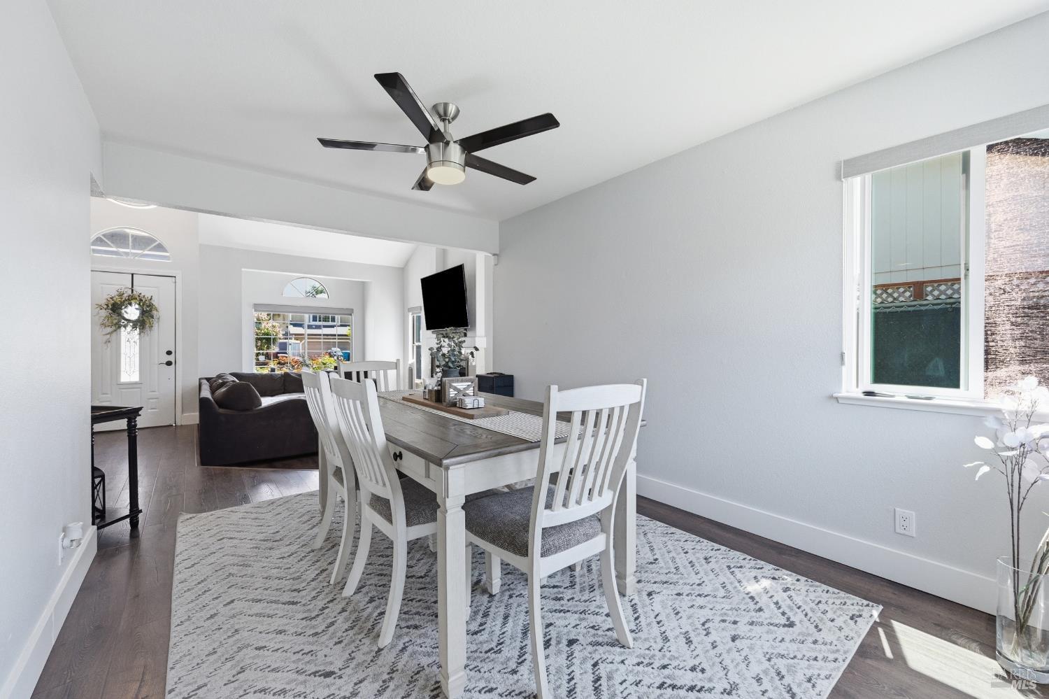 3547 Banyan Street Santa Rosa CA 95403