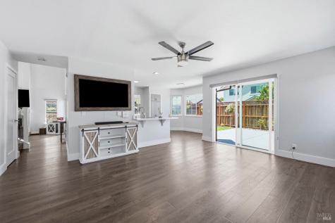 3547 Banyan Street Santa Rosa CA 95403